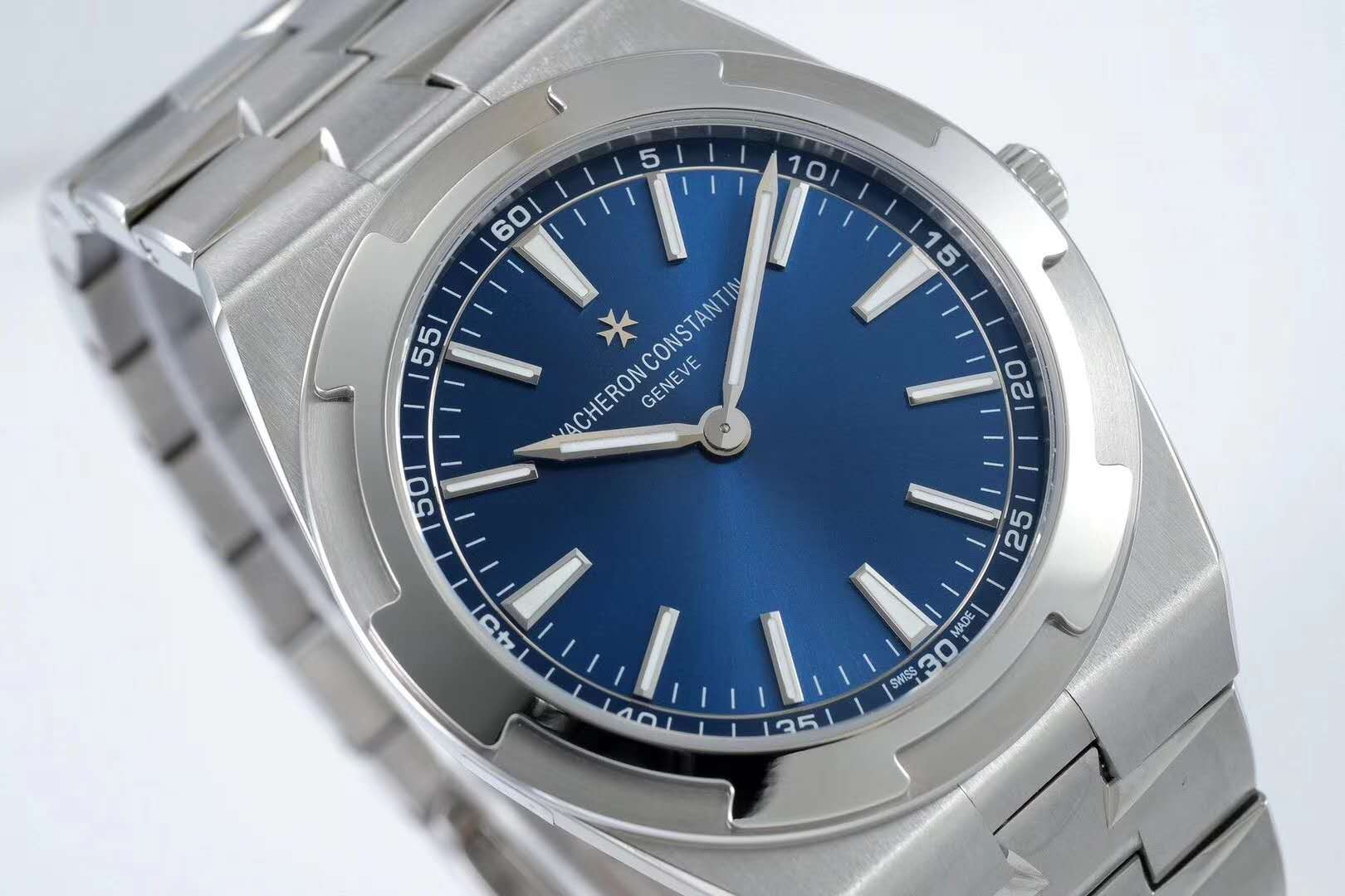 Overseas Blue Dial Ref: 4500V/110A-B128