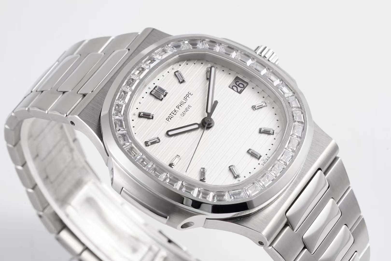 Nautilus Jumbo 5711/1A-011 White Dial with D1am0nd Bezel