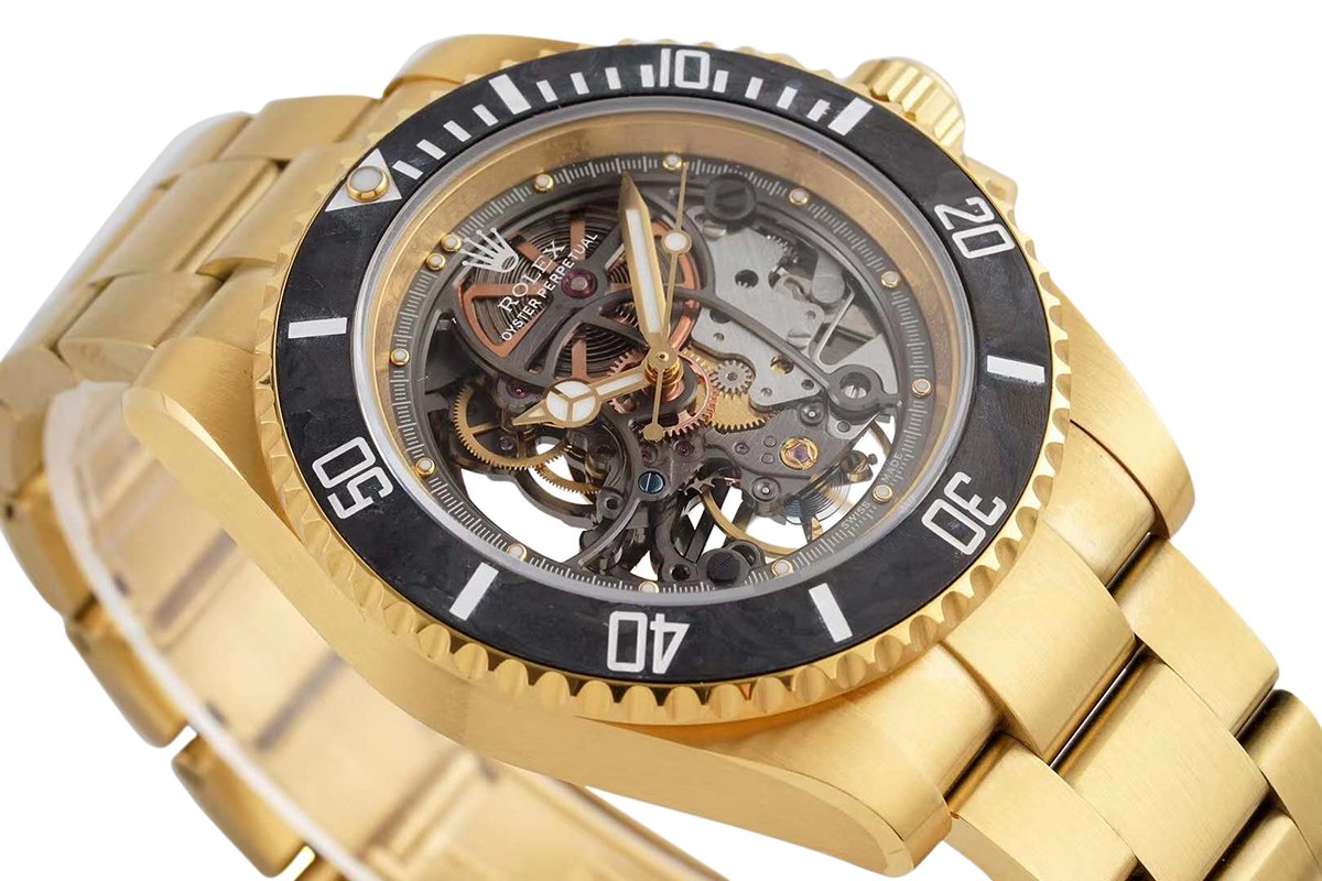 Andrea Pirlo Project 114060 Submariner in Yellow Gold