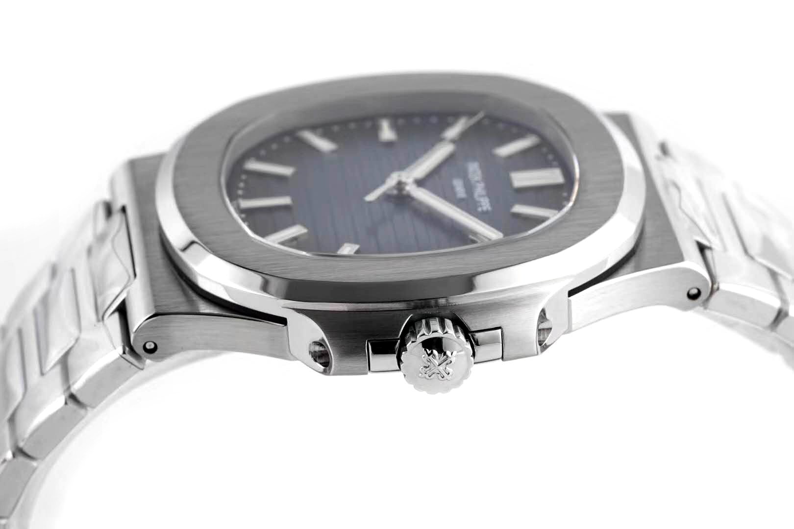 Nautilus Jumbo 5711/1A Blue Dial