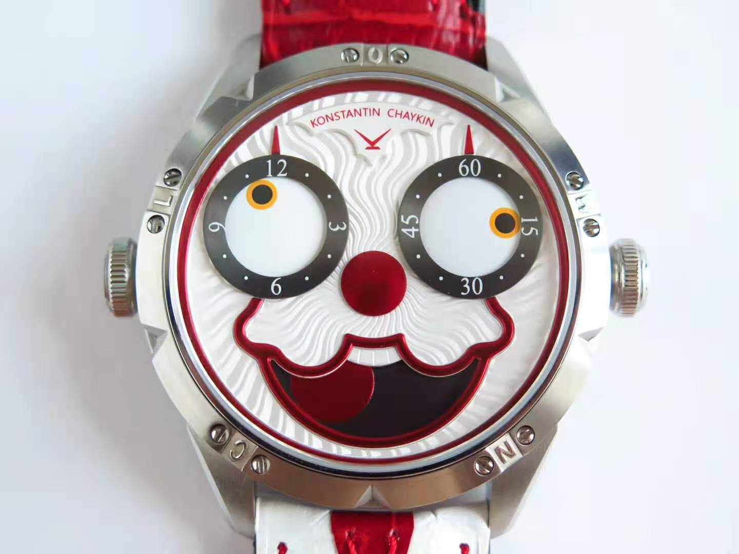 Wristmons Crown with Tie