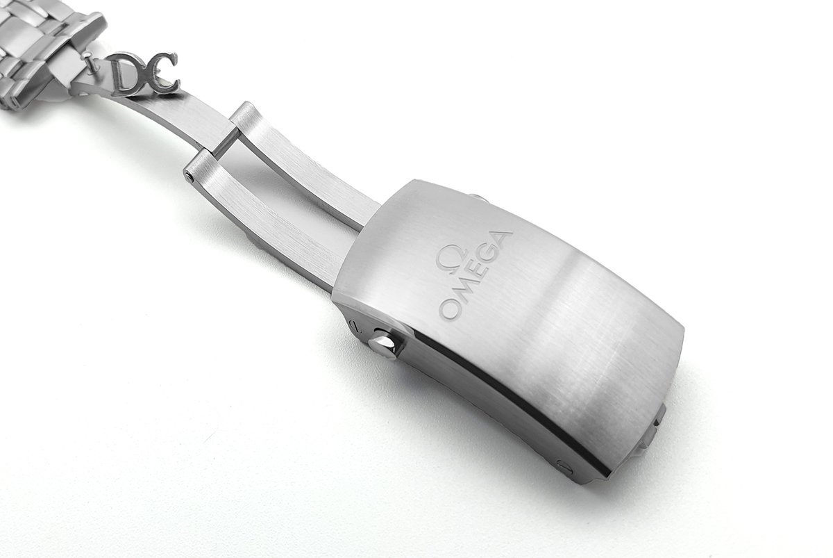 Seamaster Diver 300M 0me*ga Co-Axial Master Chronometer 42mm White Dial with Black Bezel