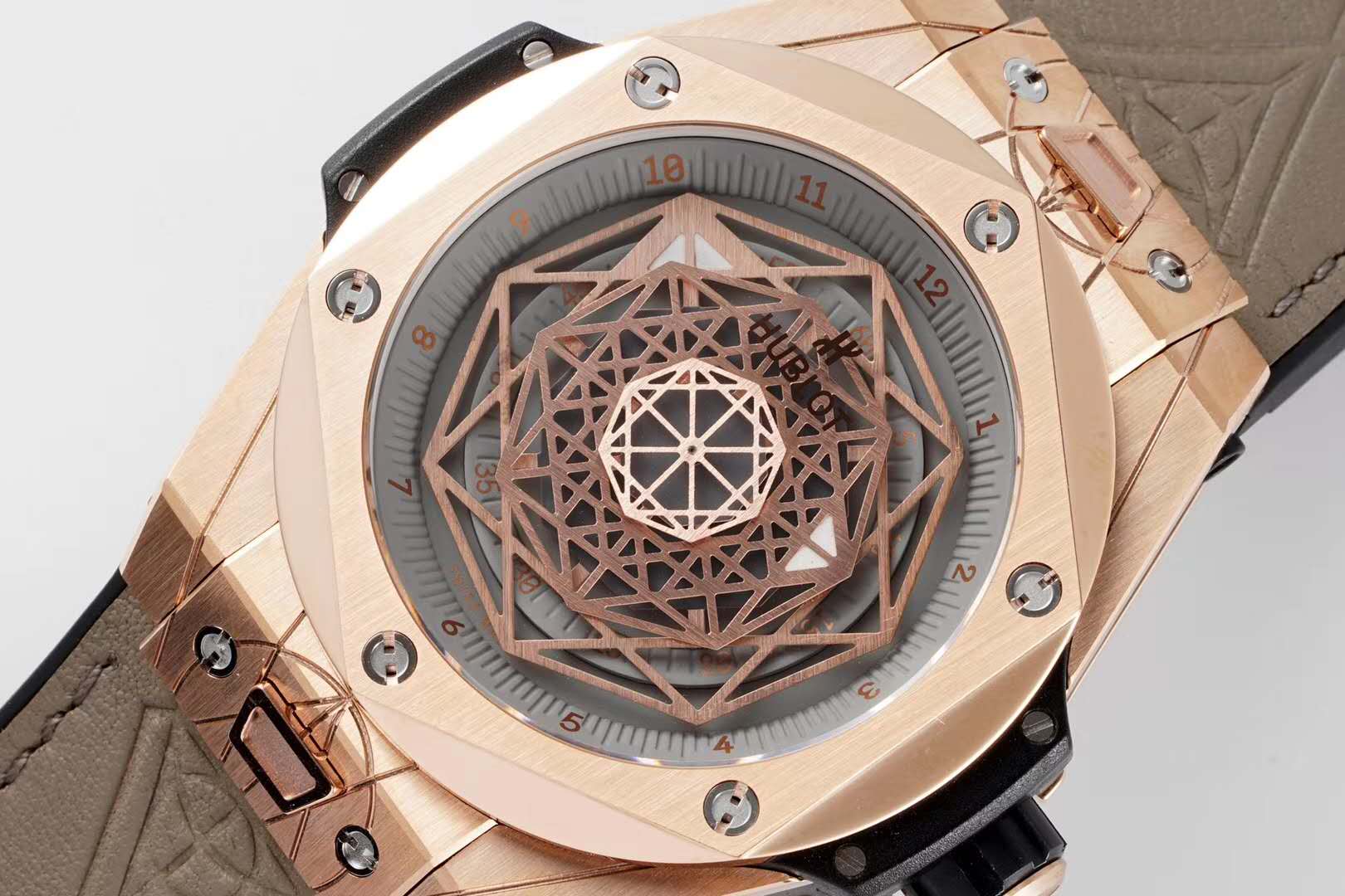 Big Bang Unico Sang Bleu in Rose Gold on Brown Leather Strap