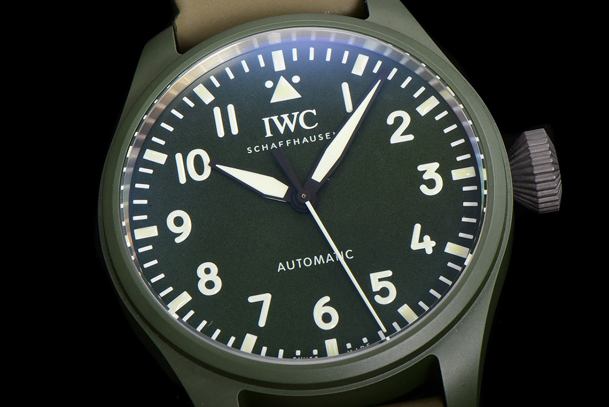 Big Pilot’s Watch 43 IW329802 Top Gun Edition Woodland on Camo Strap